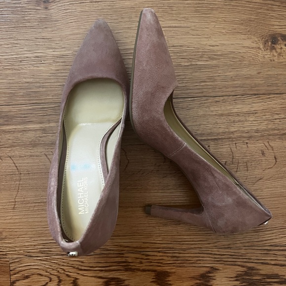 NWT Michael Kors Dusty Rose/ Brown Suede Heels Size 6 - Picture 1 of 13